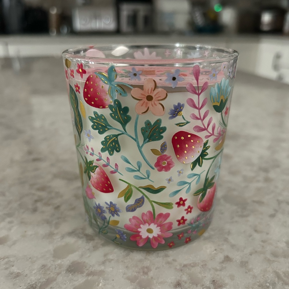 “New” Clementine Floral Strawberry Glass Candle-Garden Grove 10 oz